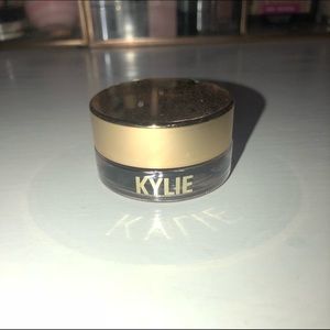 Kylie Creme Eyeshadow